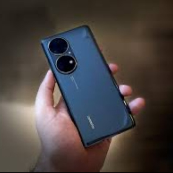 Huawei P50 Pro - 128 GB - Gold Black (Unlocked) (Dual SIM (SIM + SIM)) - Picture 2 of 2